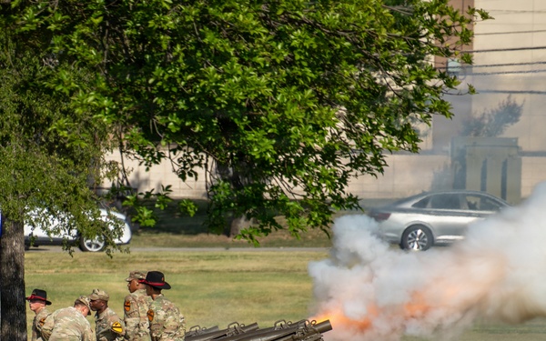Maj. Gen. Thomas M. Feltey relinquishes command of the 1st Cavalry Division
