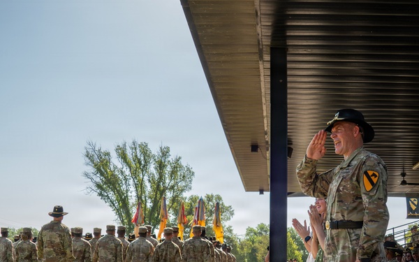 Maj. Gen. Thomas M. Feltey relinquishes command of the 1st Cavalry Division
