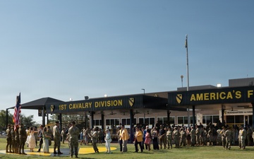 Maj. Gen. Thomas M. Feltey relinquishes command of the 1st Cavalry Division