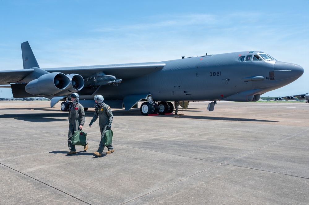 Commander of US Strategic Command visits Barksdale AFB