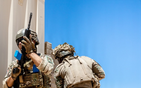 French Marines with 21st Marine Infantry Regiment conduct Range 220 at the Combat Center