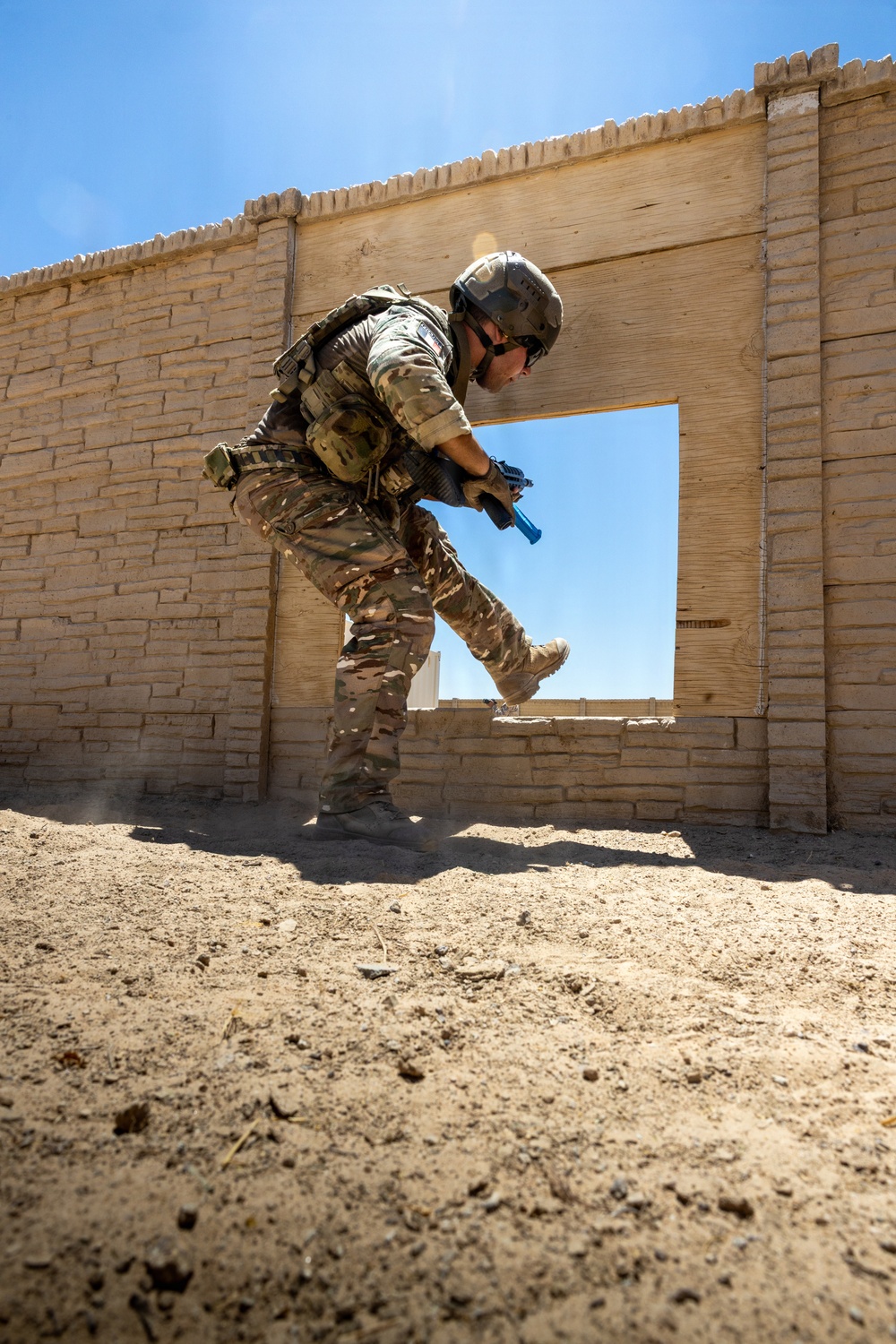 French Marines with 21st Marine Infantry Regiment conduct Range 220 at the Combat Center