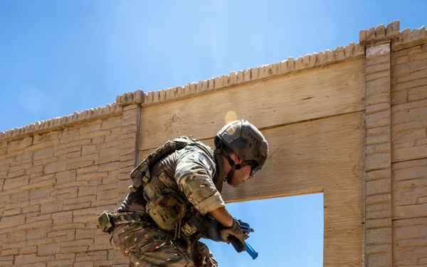 French Marines with 21st Marine Infantry Regiment conduct Range 220 at the Combat Center