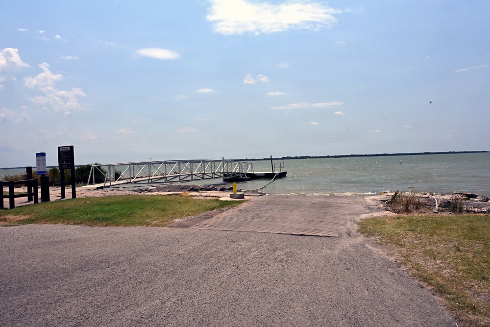 Summer recreation at Canton Lake