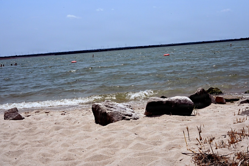 Summer recreation at Canton Lake