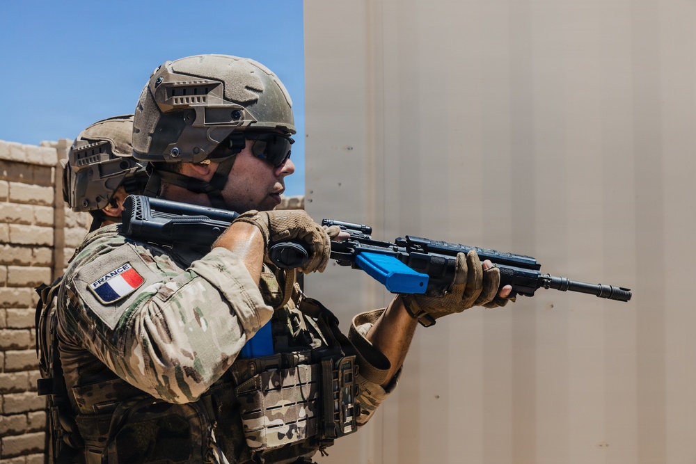 French Marines with 21st Marine Infantry Regiment conduct Range 220 at the Combat Center