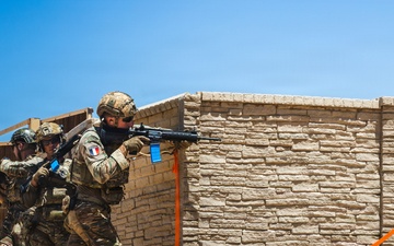 French Marines with 21st Marine Infantry Regiment conduct Range 220 at the Combat Center