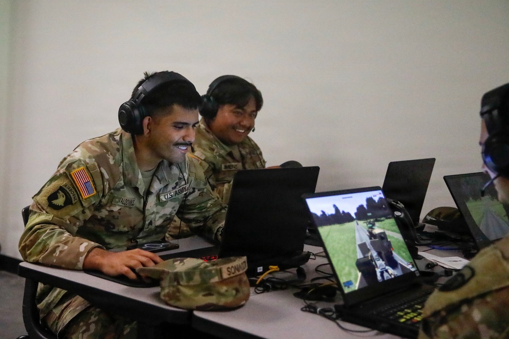 Soldiers use virtual battlespace to perform convoy operations, marksmanship