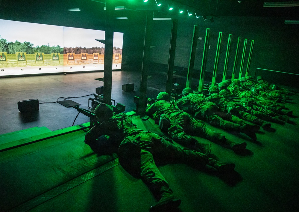 Soldiers use virtual battlespace to perform convoy operations, marksmanship