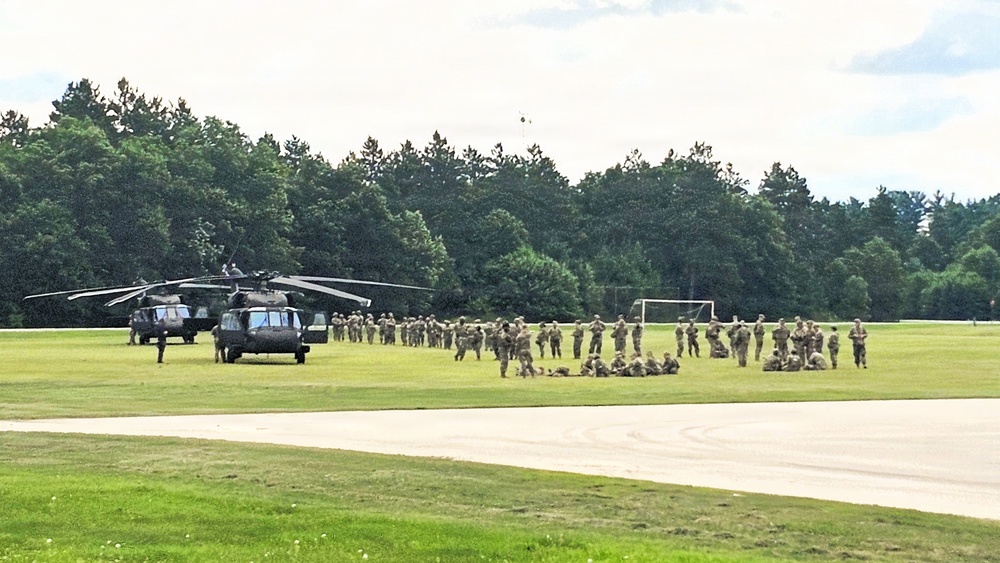 Wisconsin National Guard’s 1st Battalion, 147th Aviation Regiment completes busy July training support mission at Fort McCoy