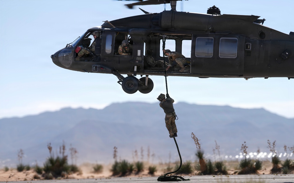 1AD CAB conducts FRIES training with BORTAC in preparation of U.S. southern border support