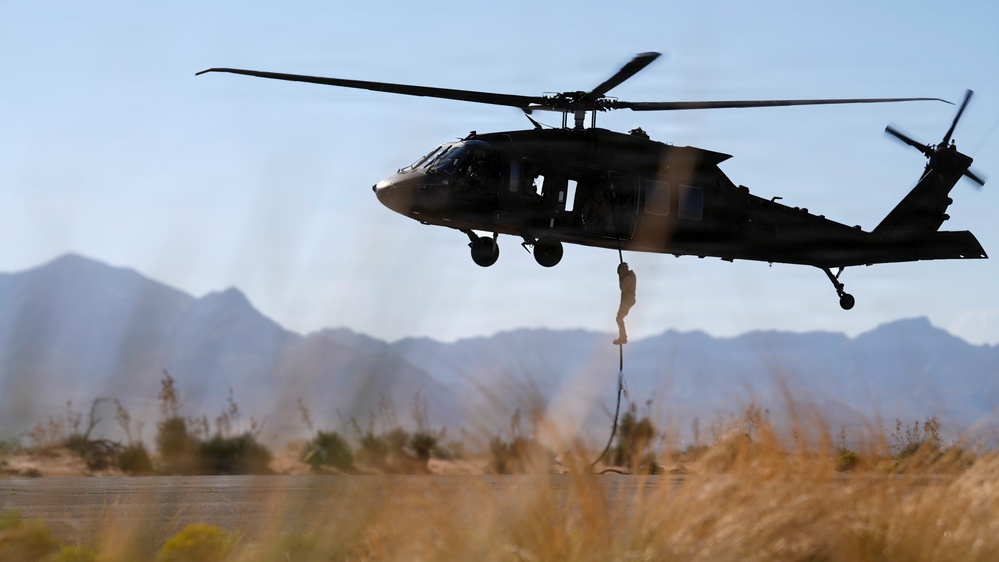 1AD CAB conducts FRIES training with BORTAC in preparation of U.S. southern border support