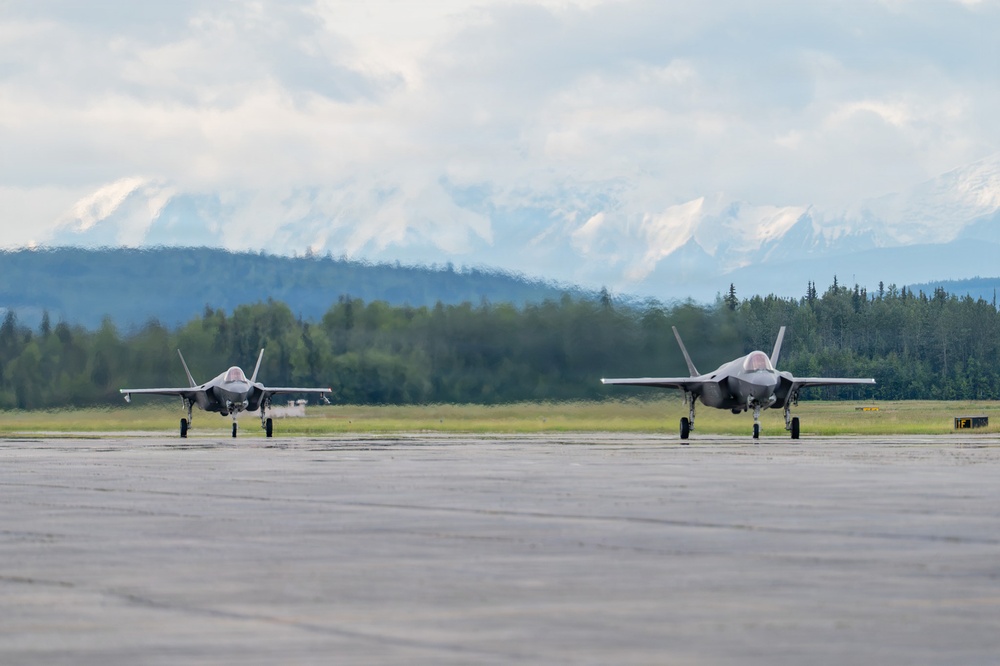 Joint Force Demonstrates Integrated Air, Land Capabilities for Arctic Homeland Defense