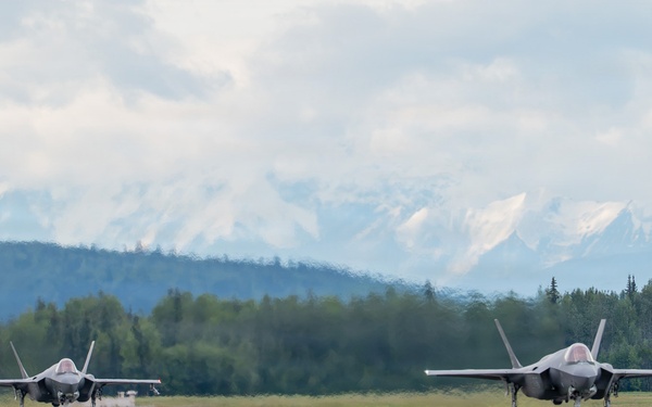 Joint Force Demonstrates Integrated Air, Land Capabilities for Arctic Homeland Defense