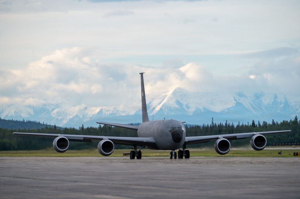 Joint Force Demonstrates Integrated Air, Land Capabilities for Arctic Homeland Defense