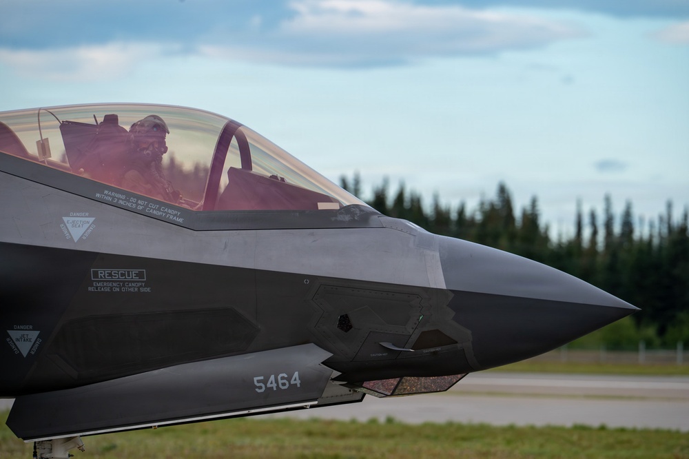 Joint Force Demonstrates Integrated Air, Land Capabilities for Arctic Homeland Defense