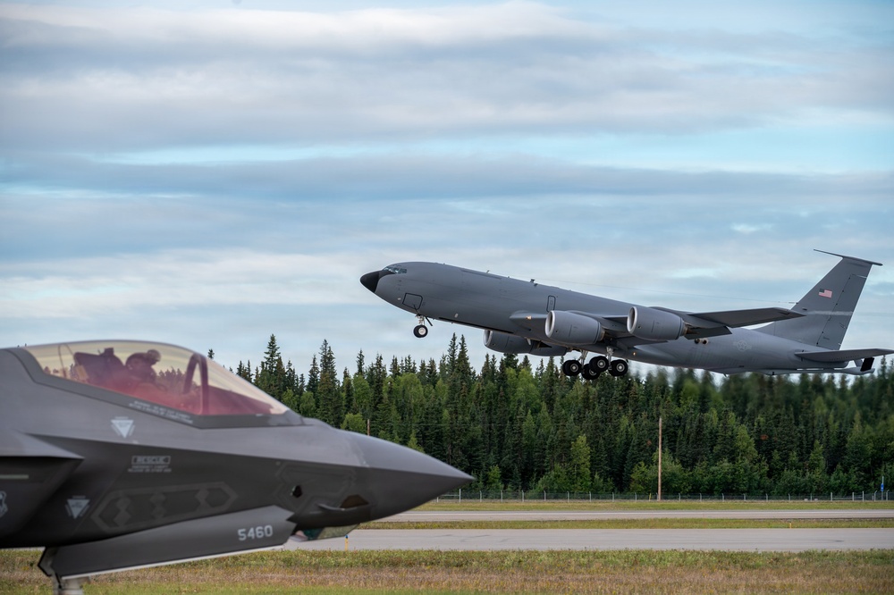 Joint Force Demonstrates Integrated Air, Land Capabilities for Arctic Homeland Defense