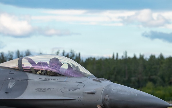Joint Force Demonstrates Integrated Air, Land Capabilities for Arctic Homeland Defense