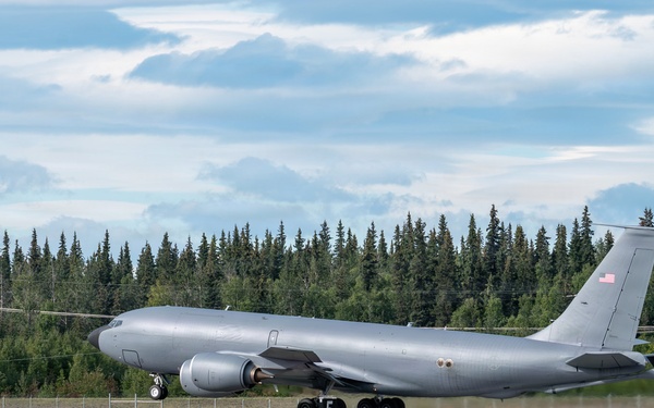 Joint Force Demonstrates Integrated Air, Land Capabilities for Arctic Homeland Defense