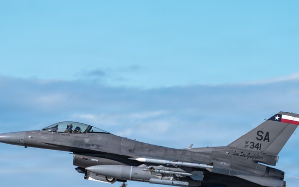 Joint Force Demonstrates Integrated Air, Land Capabilities for Arctic Homeland Defense
