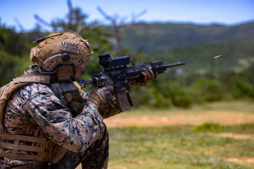 U.S. Marines Conduct Live-Fire Training with Advanced Fire Control System Optic