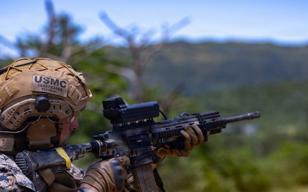U.S. Marines Conduct Live-Fire Training with Advanced Fire Control System Optic