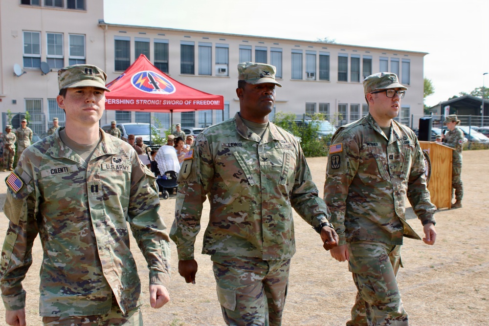 Information Defense Company, 2nd Multi-Domain Effects Battalion Change of Command