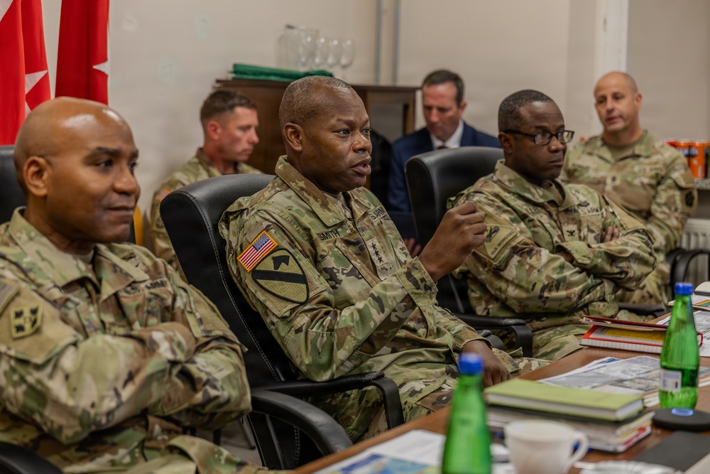 Task Force Danger Hosts IMCOM Commanding General During Poland Visit