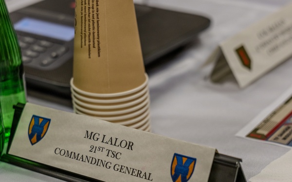Senior Leader Engagement: 1st Infantry Division and 21st Theater Sustainment Command