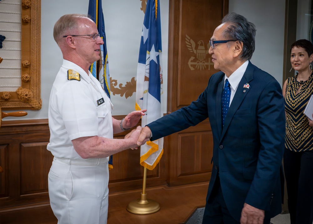 CNO meets with Yokosuka Mayor Katsuaki.