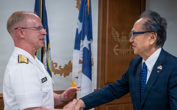 CNO meets with Yokosuka Mayor Katsuaki.