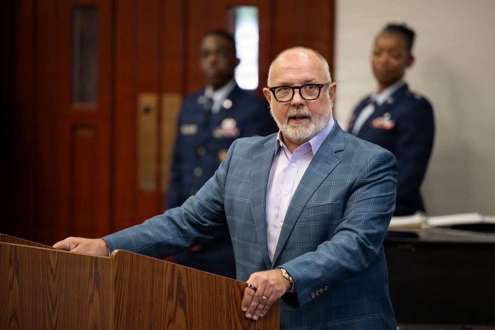 Walker retires from military service, concluding 35-year career