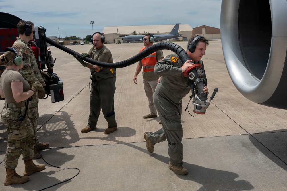 First 507th ARW hot pit refueling on Tinker AFB