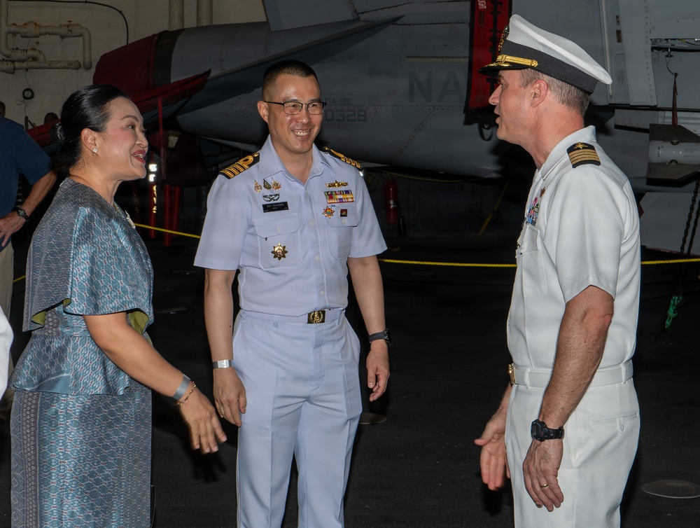 George Washington Hosts Big Top Reception