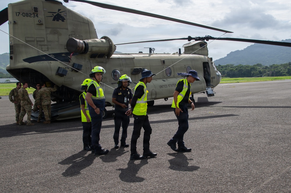 Panamanian firefighters receive CH-47 orientation during PANAMAX26