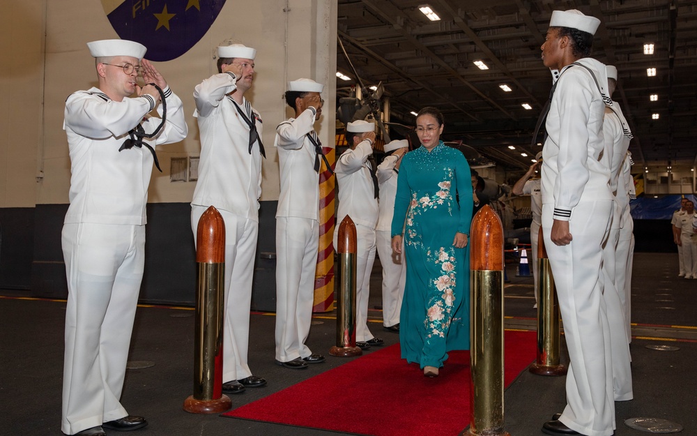 George Washington Hosts Big Top Reception