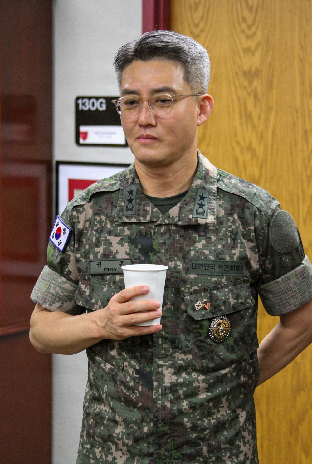 US Army General Kuettner meets with Republic of Korean Leadership.