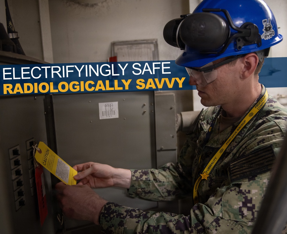 USS John C. Stennis (CVN 74) recognizes ETN2 Lindsey
