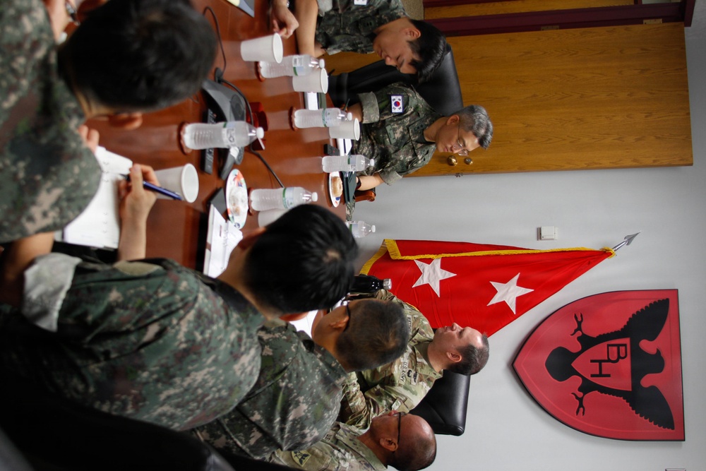 US Army General Kuettner meets with Republic of Korean Leadership.