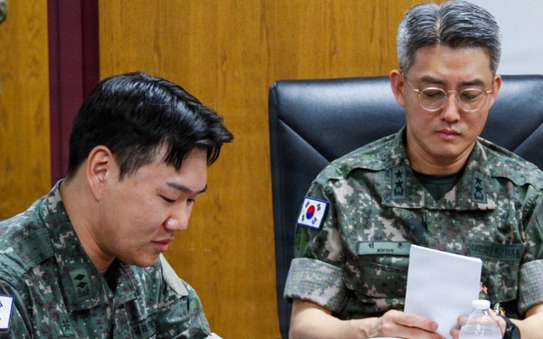 US Army General Kuettner meets with Republic of Korean Leadership.