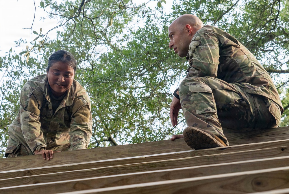 7th Special Forces Group (Airborne) shows skills at O-Course