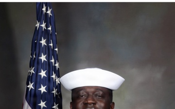 Oyeniran Earns Military Excellence Award at Recruit Training Command