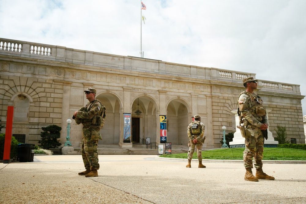 JTF-DC Mississippi Guardsmen Patrol National Mall