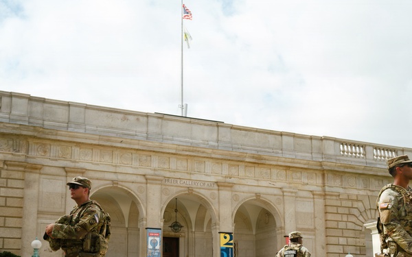 JTF-DC Mississippi Guardsmen Patrol National Mall