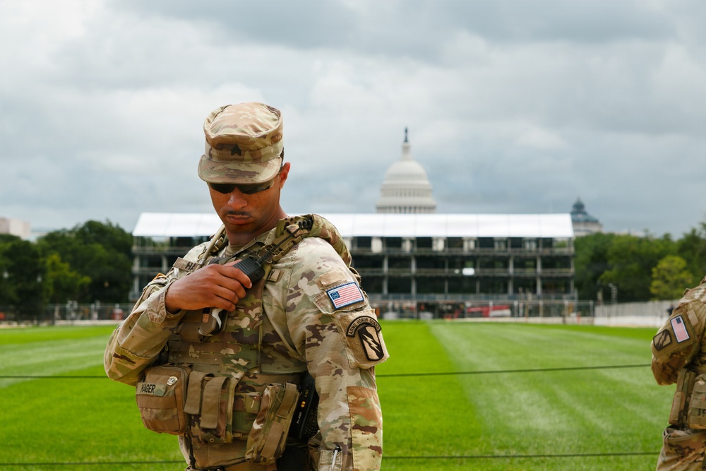 JTF-DC Mississippi Guardsmen Patrol National Mall