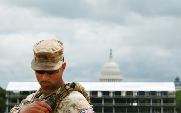 JTF-DC Mississippi Guardsmen Patrol National Mall