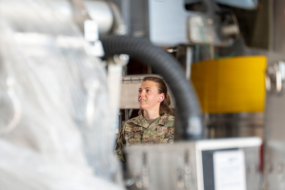 67th APS Supports Airlift Operations