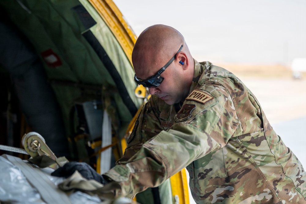 67th APS Supports Airlift Operations