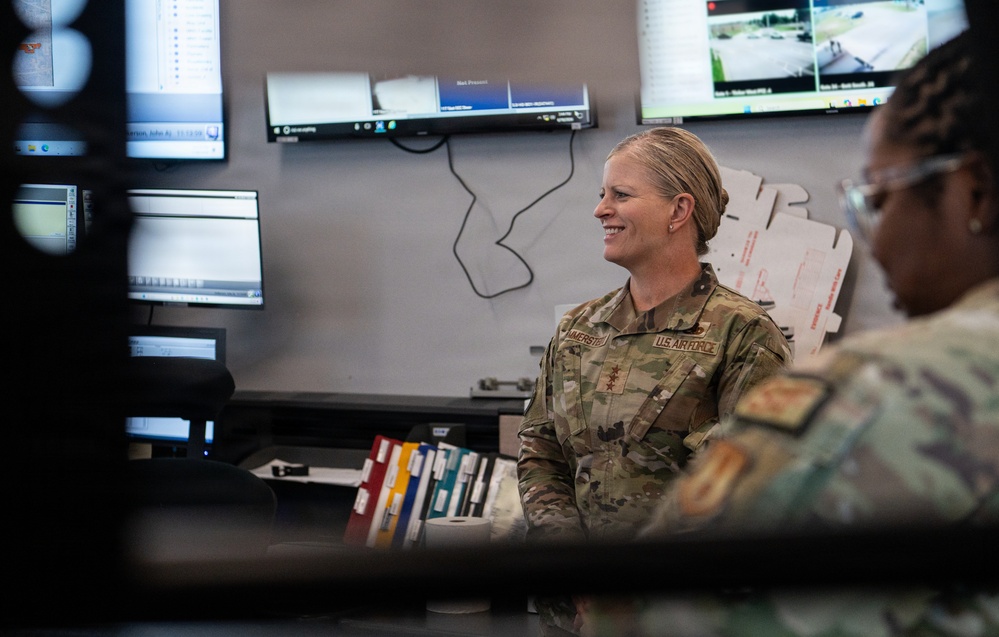 Lt. Gen. Hammerstedt visits Tinker AFB