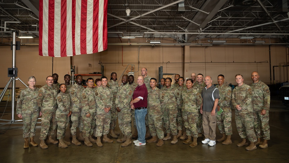 Lt. Gen. Hammerstedt visits Tinker AFB